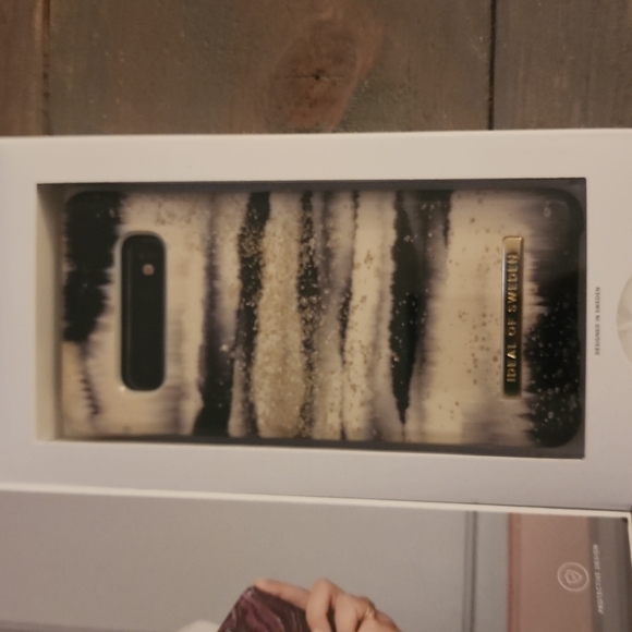 Ideal of Sweden Galaxy S10 Phone Case - Picture 2 of 4